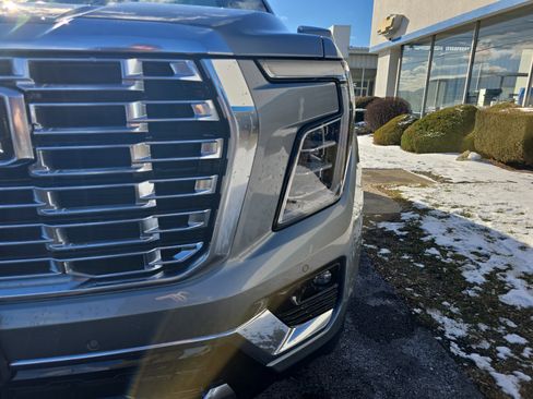 New 2026 GMC Yukon XL Denali w/ Denali Reserve Package image 10
