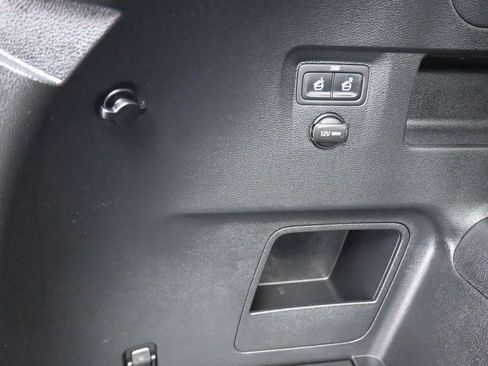 Used 2022 Kia Telluride LX image 54