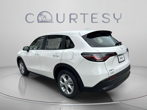 Certified 2024 Honda HR-V LX image 5