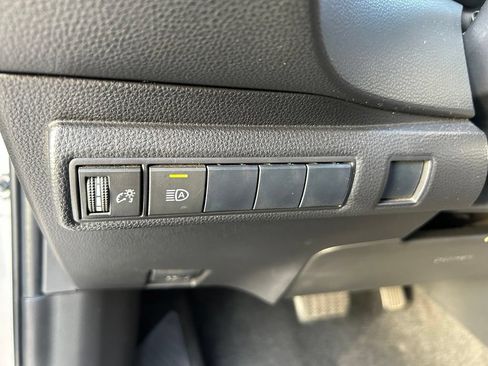 Used 2021 Toyota Corolla SE FWD image 18