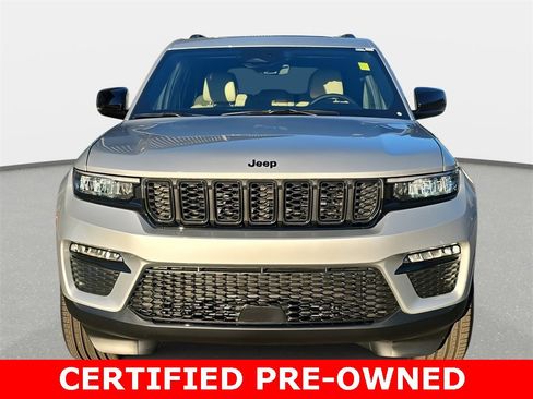 Used 2025 Jeep Grand Cherokee Limited w/ Black Appearance Package image 2