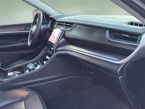 Used 2023 Jeep Grand Cherokee L Limited image 37