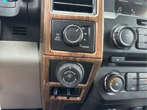 Used 2018 Ford F150 XLT w/ Equipment Group 302A Luxury AWD/4WD image 26