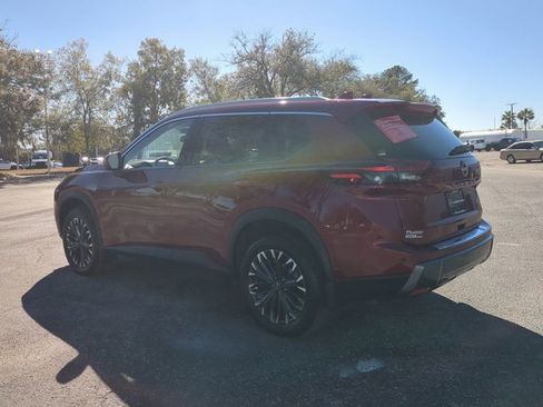 Certified 2025 Nissan Rogue SL w/ Tech Package FWD image 6