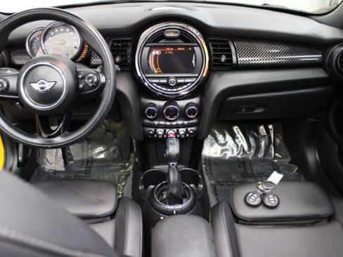 Used 2016 MINI Cooper S image 2