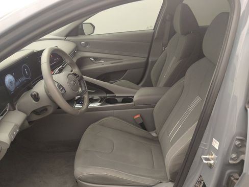 Used 2023 Hyundai Elantra SEL w/ Convenience Package FWD image 17