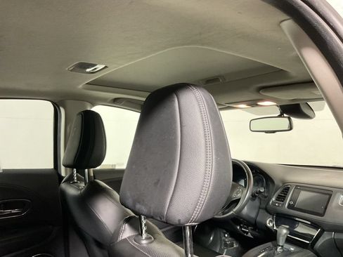 Used 2021 Honda HR-V EX-L image 3