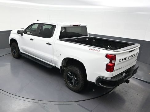 Used 2024 Chevrolet Silverado 1500 Custom Trail Boss AWD/4WD image 17