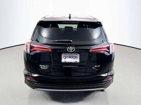 Certified 2018 Toyota RAV4 XLE FWD image 6