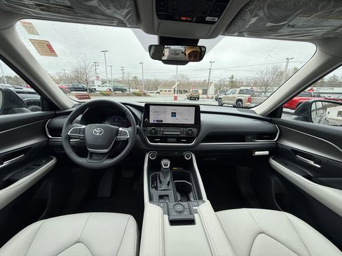 New 2026 Toyota Grand Highlander AWD image 12