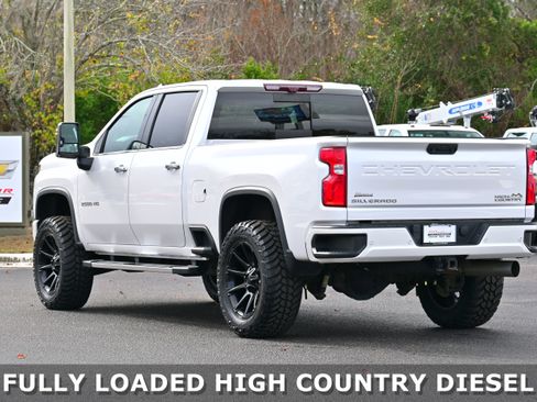 Used 2020 Chevrolet Silverado 2500 High Country image 3