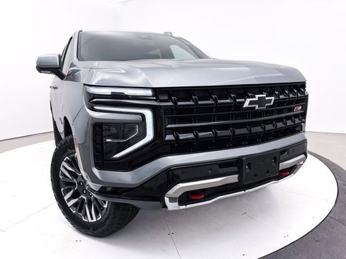 Used 2025 Chevrolet Suburban Z71 image 22