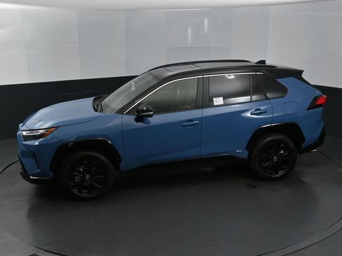 Used 2025 Toyota RAV4 XSE image 29