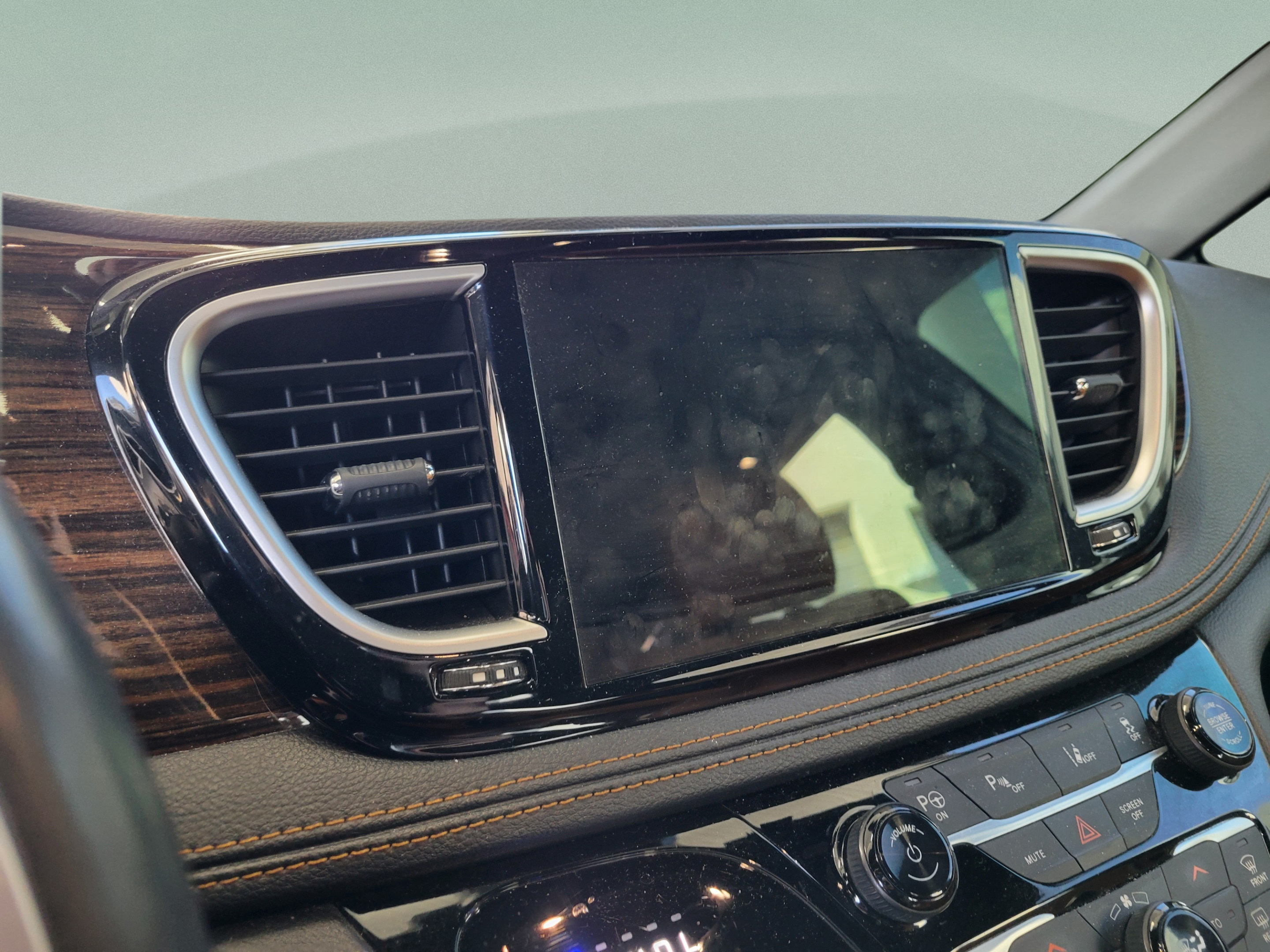 Used 2021 Chrysler Pacifica Pinnacle FWD image 20