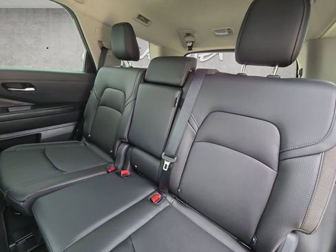 New 2026 Nissan Pathfinder SL FWD image 22