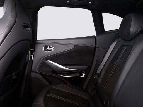 Used 2024 Aston Martin DBX image 43