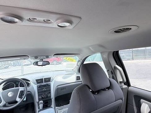 Used 2011 Chevrolet Traverse LS FWD image 9
