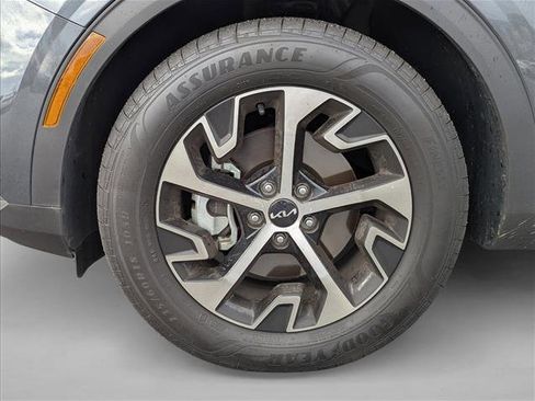 Used 2024 Kia Sportage EX image 9