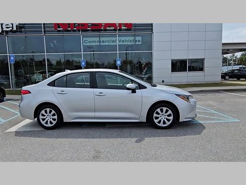 Used 2022 Toyota Corolla LE image 36