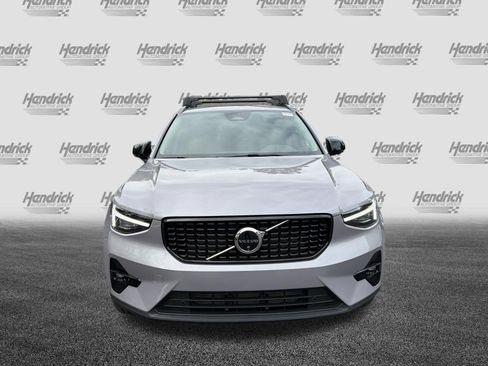 Used 2026 Volvo XC40 B5 Plus w/ Protection Package Premier AWD/4WD image 3