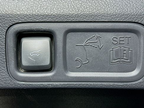 Used 2024 Ford Expedition Limited image 32