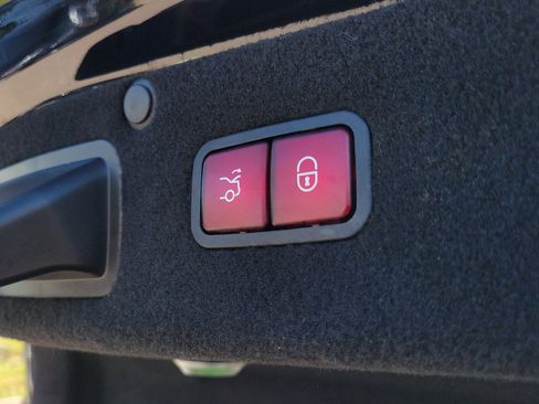 Used 2016 Mercedes-Benz S 550 4MATIC Sedan image 5