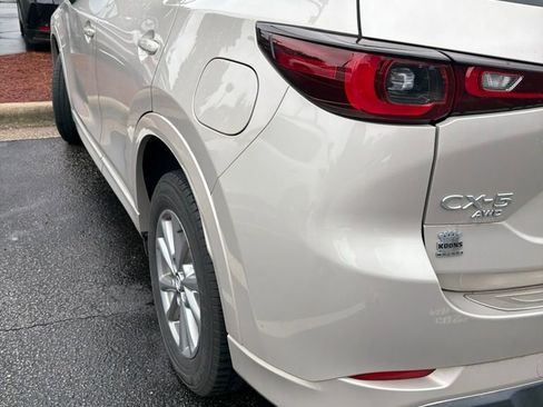 Used 2024 MAZDA CX-5 AWD 2.5 S w/ Preferred Package image 2
