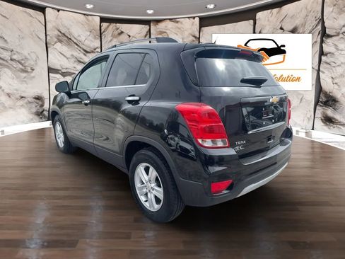 Used 2019 Chevrolet Trax LT w/ LT Convenience Package FWD image 8
