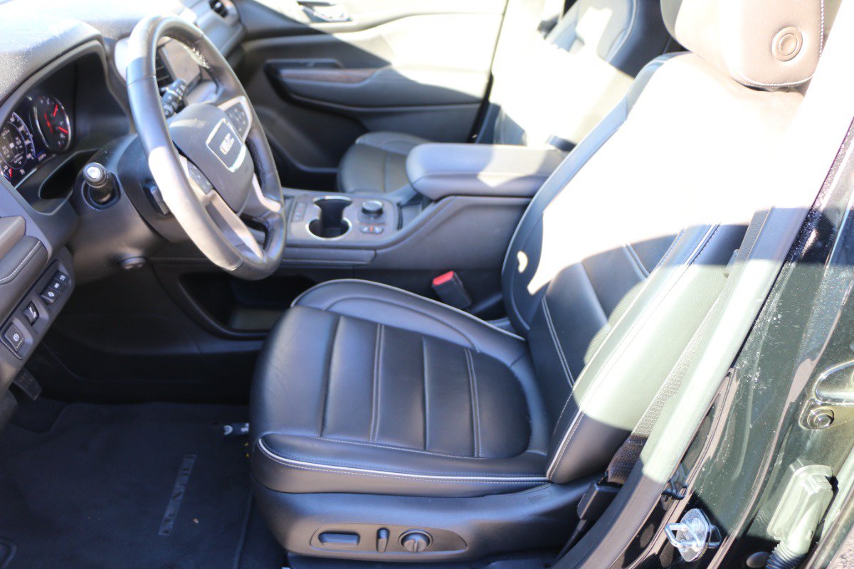 Used 2023 GMC Acadia Denali w/ Denali Ultimate Package FWD image 29