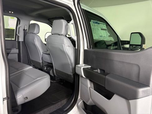 Certified 2025 Ford F350 XL w/ XL Chrome Package image 33