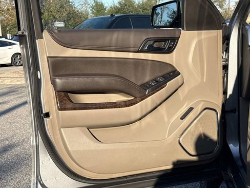 Used 2020 Chevrolet Suburban LT image 24