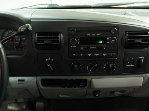 Used 2006 Ford F250 Super Duty Powerstroke 6.0L 4x image 39