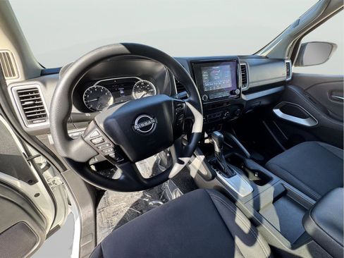Used 2022 Nissan Frontier SV image 19