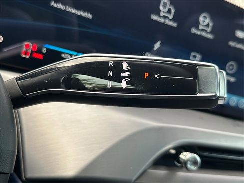 New 2026 Cadillac Vistiq Premium Luxury image 32