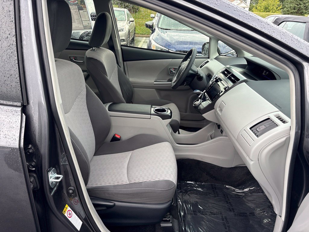 Used 2017 Toyota Prius V Two FWD image 10
