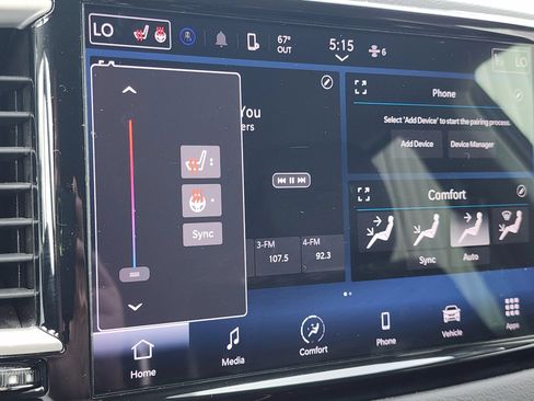 Used 2023 Chrysler Pacifica Touring-L FWD image 31