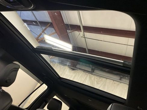 Used 2022 Jeep Wagoneer Series II w/ Premium Group I image 18