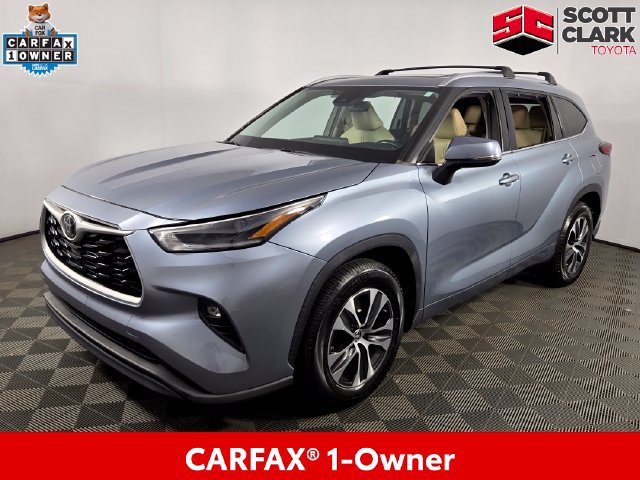 Used 2021 Toyota Highlander XLE FWD image 3