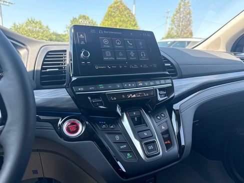 Used 2026 Honda Odyssey Elite image 11