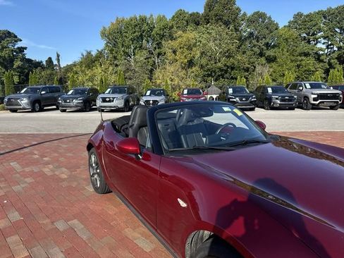 Used 2023 MAZDA MX-5 Miata Grand Touring RWD image 18