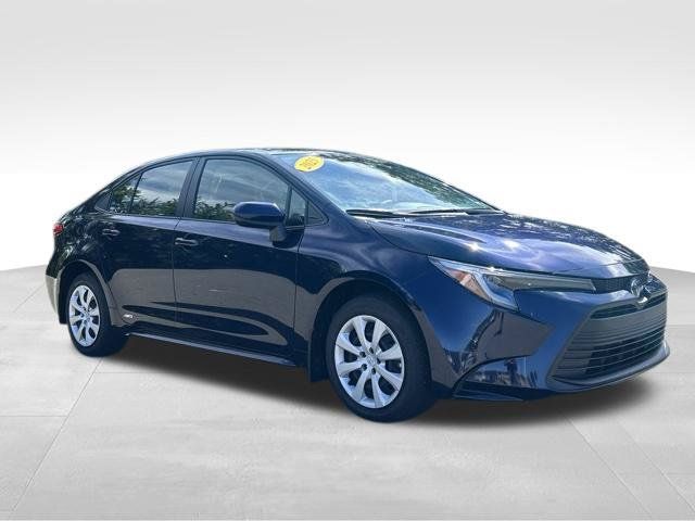 Used 2025 Toyota Corolla LE AWD/4WD image 7