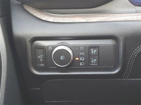 Used 2020 Ford Explorer Platinum w/ Premium Technology Package image 27