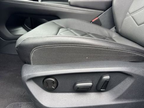 Used 2025 Volkswagen Atlas SE image 13