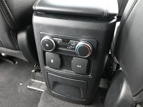 Used 2022 Ford Explorer XLT w/ Equipment Group 202A image 16