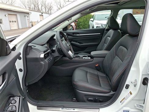New 2025 Nissan Altima 2.5 SR image 5