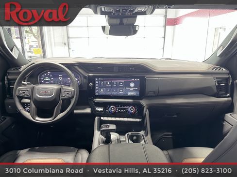 Used 2025 GMC Sierra 1500 AT4 w/ AT4 Premium Package AWD/4WD image 19