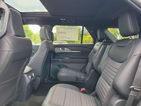 New 2026 Ford Explorer ST-Line w/ ST-Line Street Pack AWD/4WD image 14