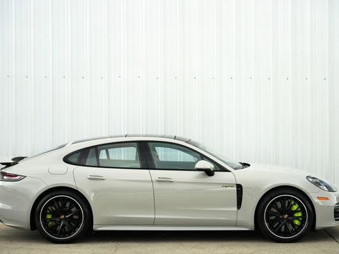 Used 2022 Porsche Panamera 4S w/ Premium Package image 60