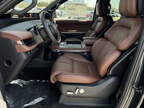 New 2025 Lincoln Navigator L Reserve image 23