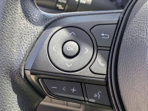 Used 2021 Toyota RAV4 XLE w/ Convenience Package FWD image 13